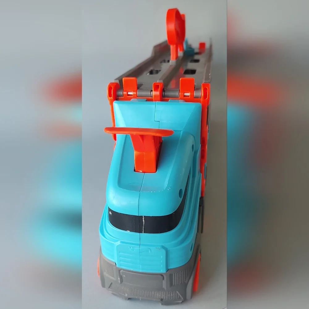 Hot Wheels Blue and Orange Car Transporter